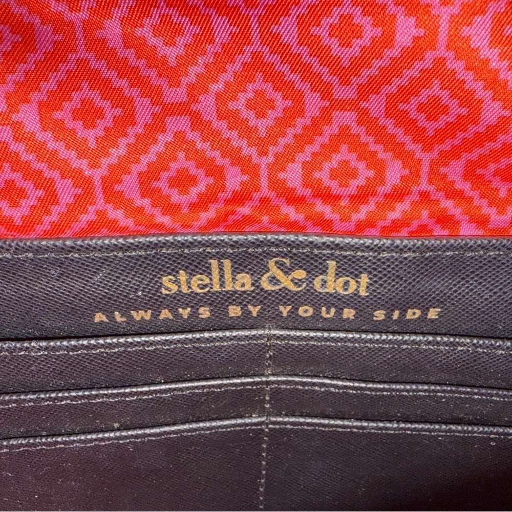Women’s Stella & Dot Woven Raffia Clutch Purse- Black & Tan Geometric pattern.